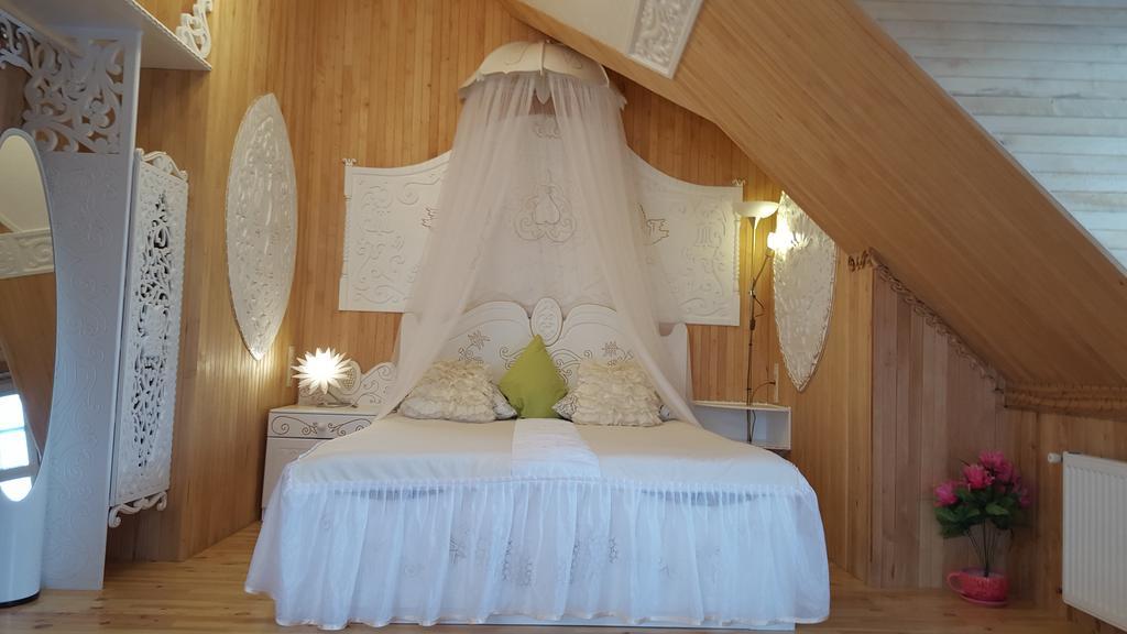 Naiza Guesthouse And Apartments Jūrkalne Habitación foto